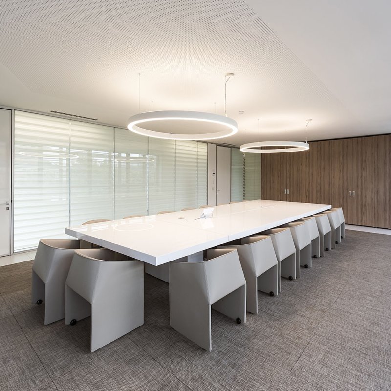 Meeting rooms & boardroom: where the hour earns its keep