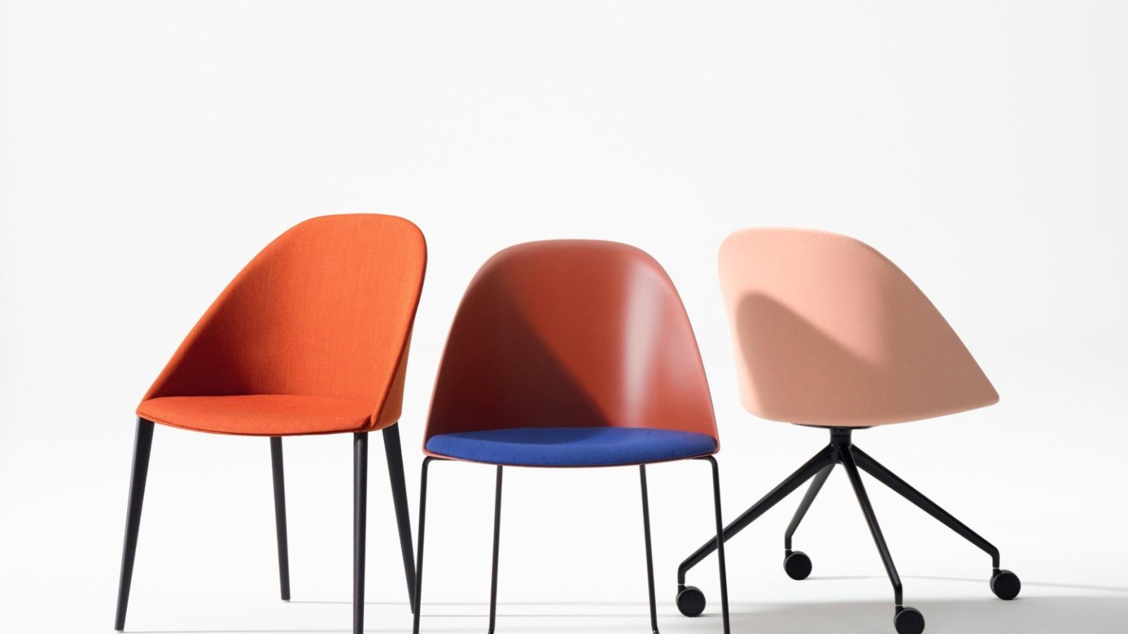 Conference and boardroom chairs Cila by Arper at the meeting table