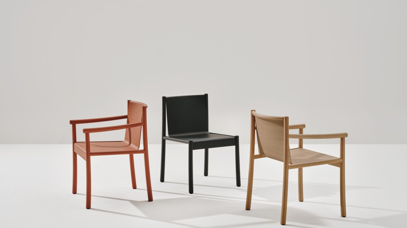 Waiting room chairs Kata by Arper in a reception area