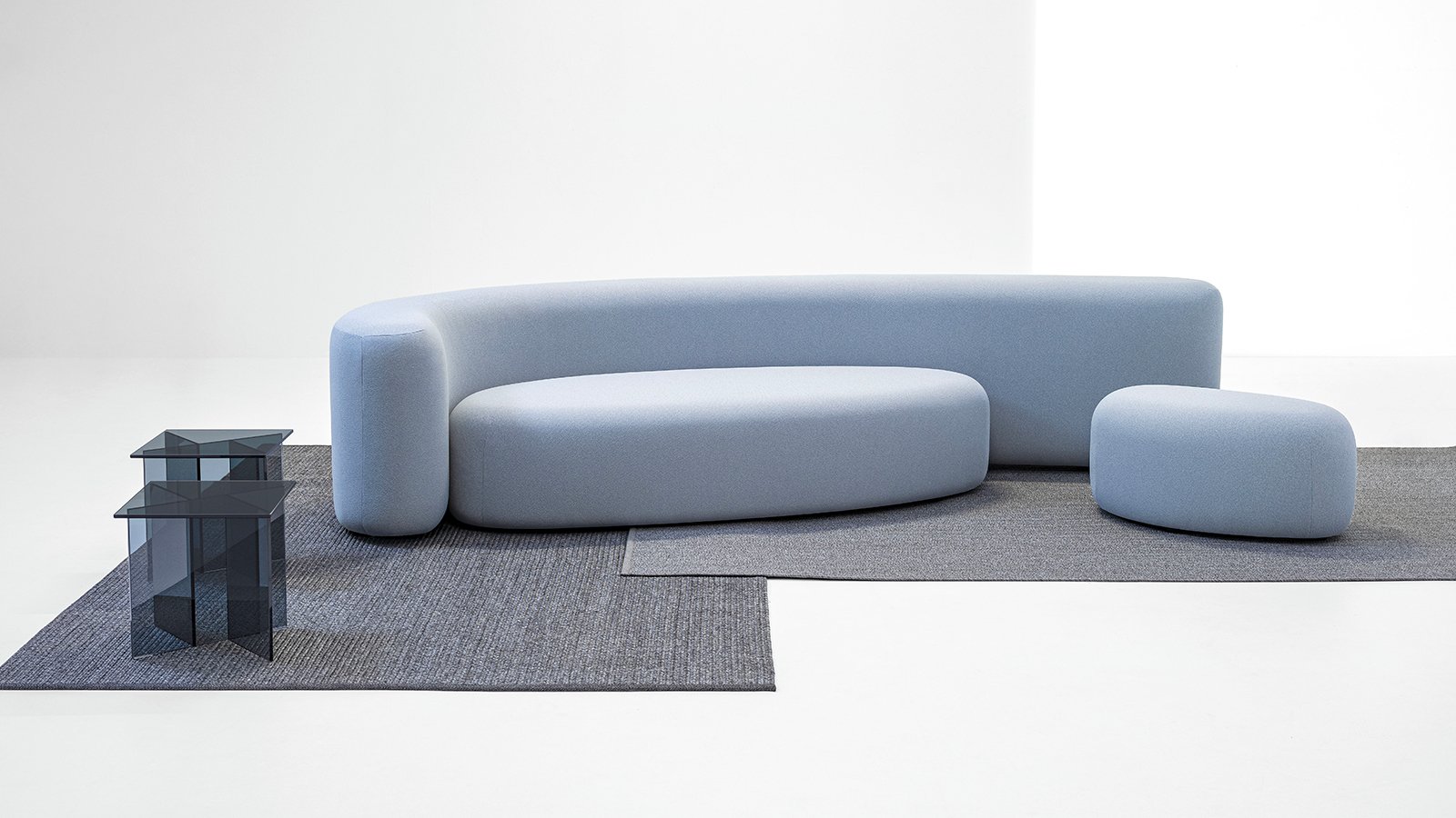 Lisse sofa by LaCividina seen from the front, one continuous upholstered volume