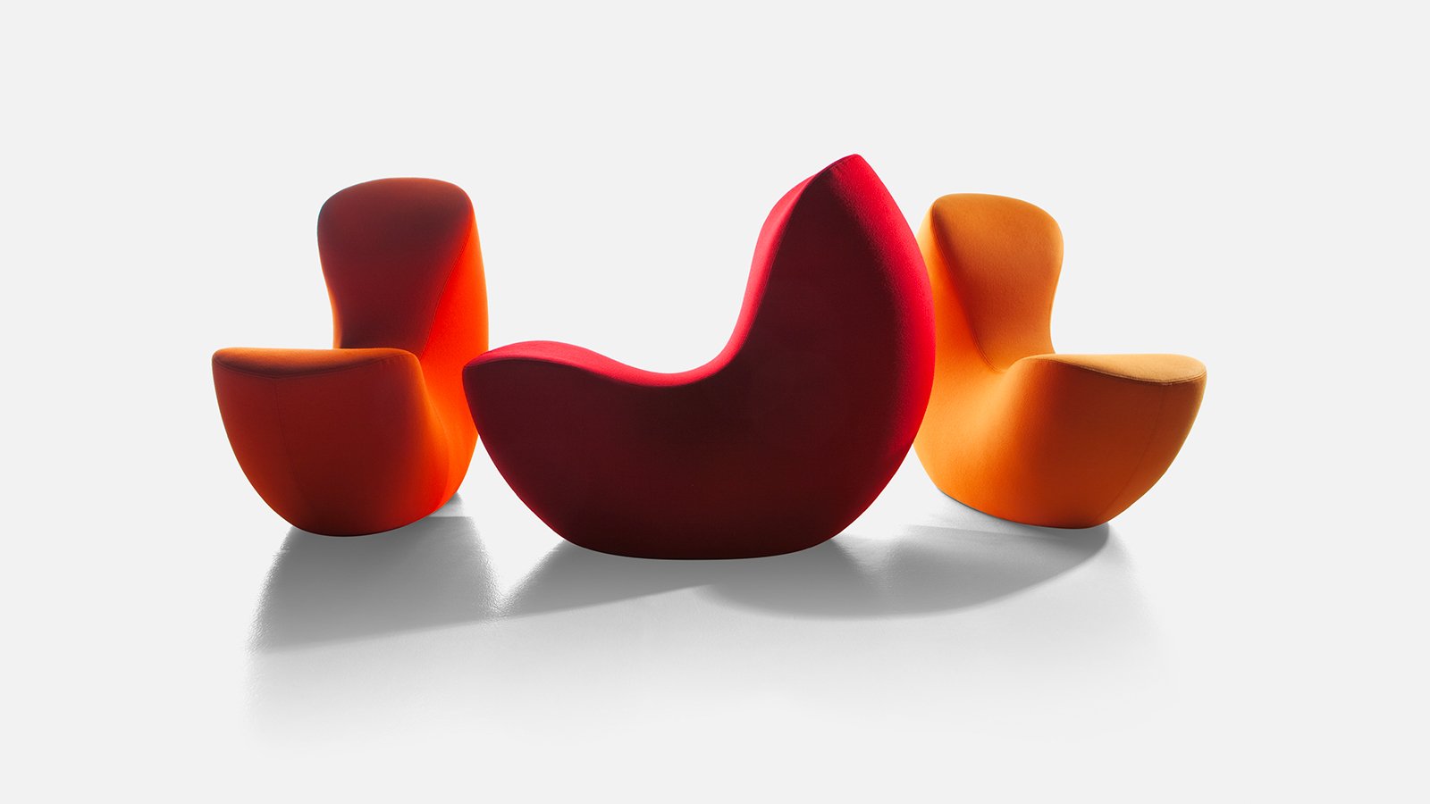 Nautile by LaCividina from the flank, one curve running from back to seat tip