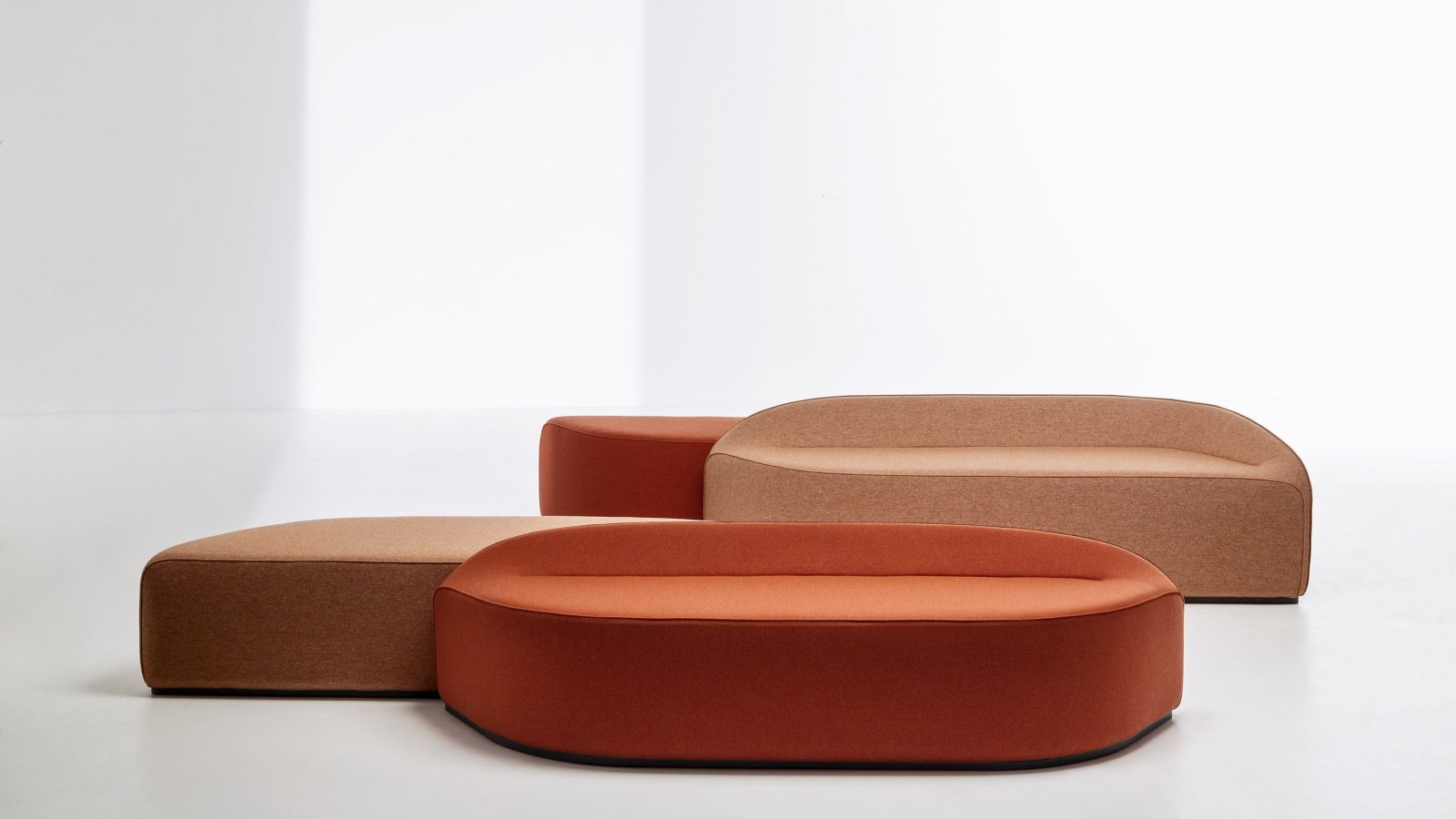 Visitor chairs Waves by LaCividina in a reception area