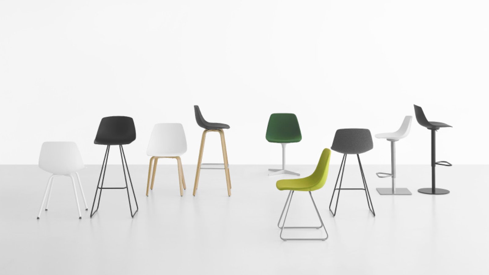 Miunn design bar stool by Lapalma with curved wood seat