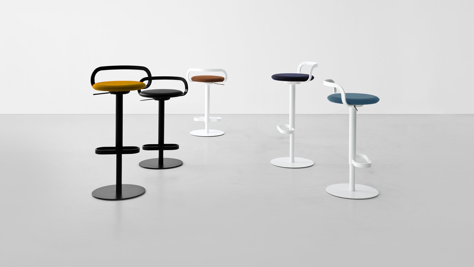 MAK bar stool by Lapalma with ring backrest and footrest