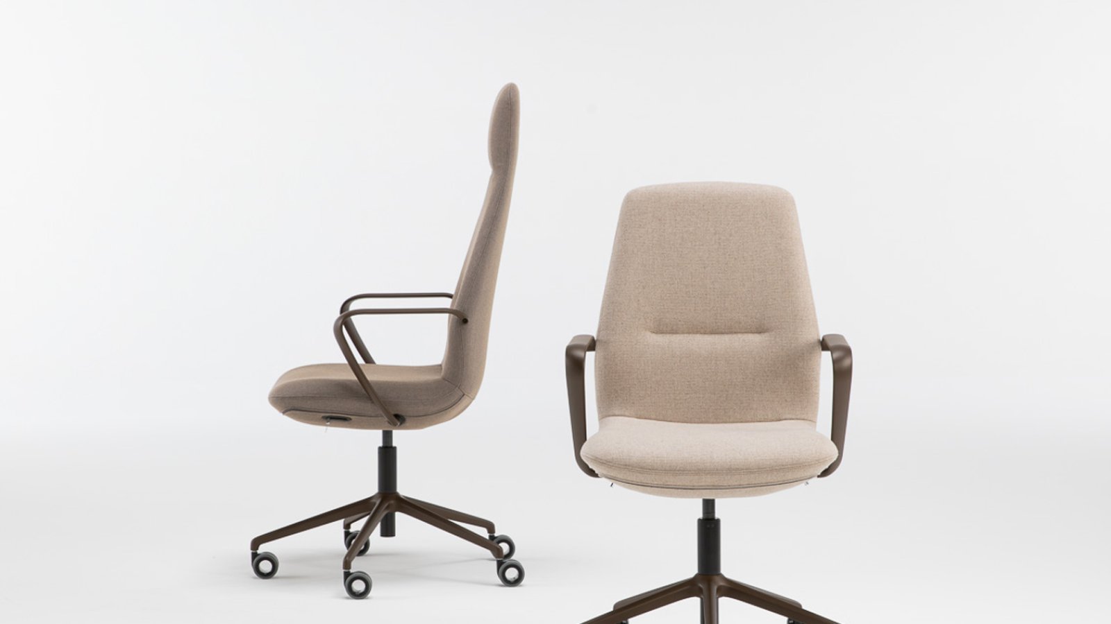 Executive office chair Synua by Milani seen from three quarters