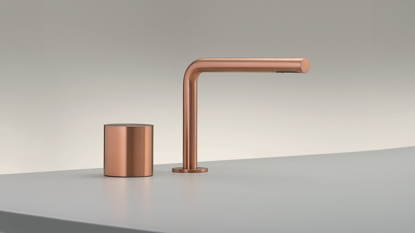 Opus two-hole progressive mixer with swivelling spout in Copper satin