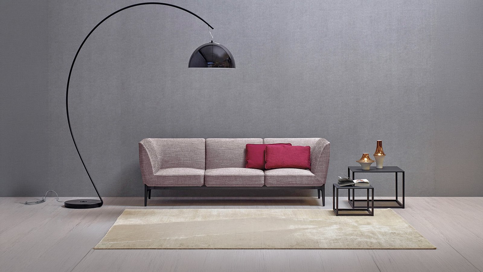 Visitor and reception seating Social by Pedrali with a 90 degree curved module joining two straight runs