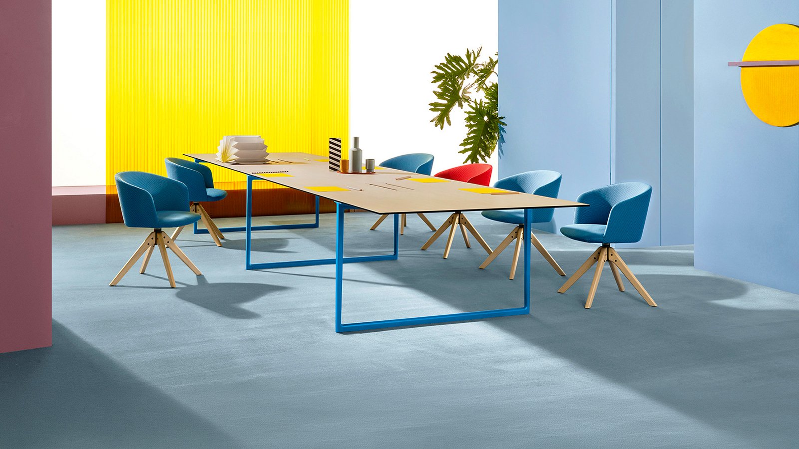 Conference table Toa by Pedrali on die-cast aluminium bridge legs