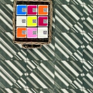 Close view of the Azulej Flores pattern by Mutina