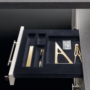 Flip-lid power unit open on the Arche desktop