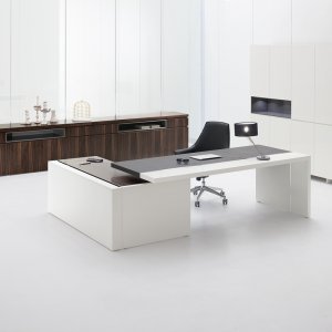 Brushed metal insert crossing the desktop of the Ar.tu desk