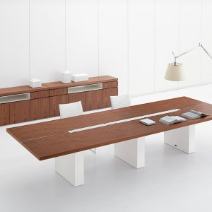 Square Ar.tu meeting table with central top-access in leather