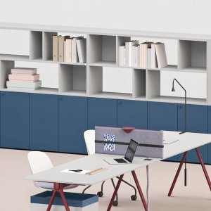 Archiutti Lay meeting table with soft shape and white CDF top