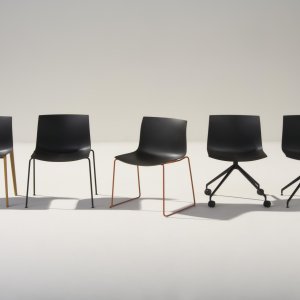 Catifa Carta design chair by Arper with a PaperShell shell in paper and natural resin