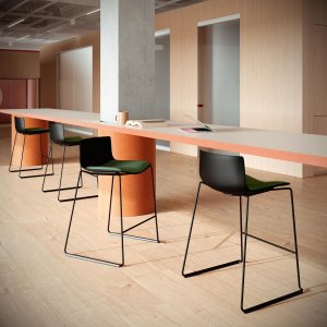 Waiting area furnished with Catifa Carta seating