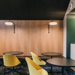 Cila as a task chair at the desk