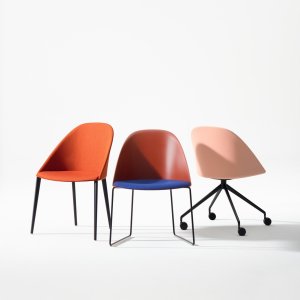 Conference and boardroom chairs Cila by Arper at the meeting table