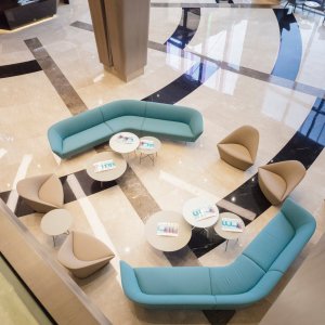 Long flowing line of Loop modules in an atrium
