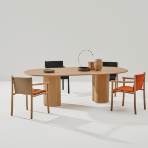 Kata Lounge with natural solid oak frame