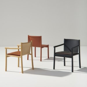 Kata Lounge in teak stained robinia for outdoor
