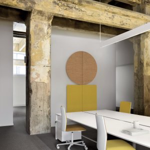 Kinesit shell entirely upholstered in fabric