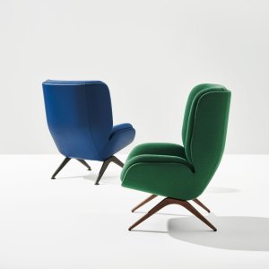 Waiting room armchairs Lepal by Arper at reception