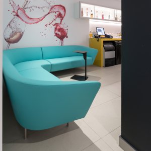 Reception seating by Arper: the Loop collection