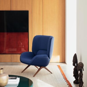 Lepal in a residential living room