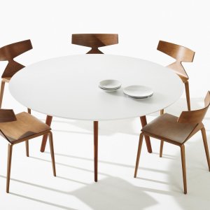 Sled base version of the Saya chair by Arper
