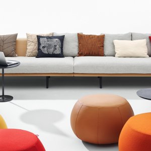 Optional armrest with cushion on an Arper Zinta composition