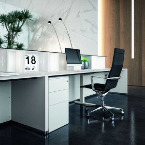 Compact 140 cm Lux reception counter in natural oak