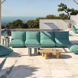 Brezza S•CAB armchair in a rooftop bar