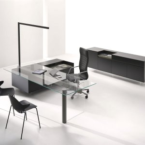 HPL modesty panel behind the Cloud desk by Codutti