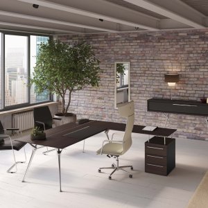 Genesis desk by Codutti with wengé-dyed oak top and wooden modesty panel