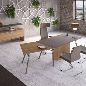 Genesis executive chair in cream thick leather with a five-star aluminium base