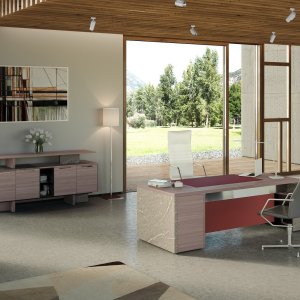 One by Codutti: mirror-polished stainless steel crossbar carrying the walnut top