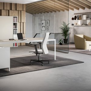 D1 workstations desks in an open plan office