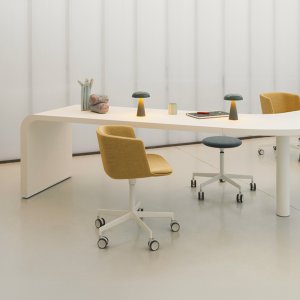 Cut with four-star aluminium base by Lapalma