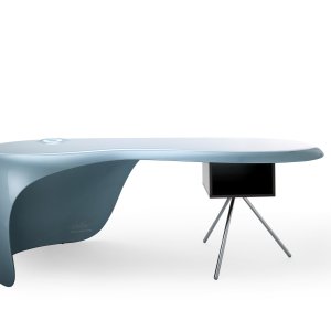 Desk top of two hundred and twenty centimetres