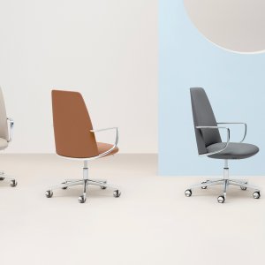 Elinor 3756 low back by Pedrali seen from the front