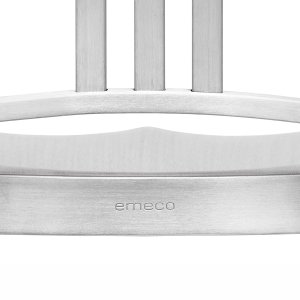 Hand-brushed anodised surface of the Navy 1006 in close-up
