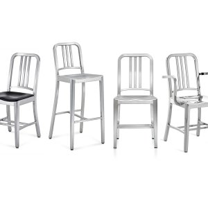 Designer chairs Navy 1006 by Emeco in brushed aluminium at a restaurant table