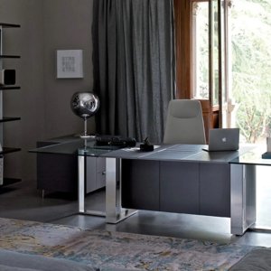 Designer desk Altagamma by Estel with a stitched leather top on the aluminium frame