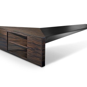 RAL lacquered version of the Euclideo executive desk