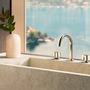 Thermostatic Flora shower mixer by Fantini and its rotary diverter