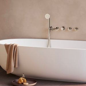 Ceiling-mounted Acquafit shower head from the Flora collection showing its nozzle pattern