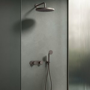 The three Flora handles by Fantini side by side, with one, two and four wings