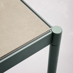 Splash guard panel behind a Fluido kitchenette by Martex
