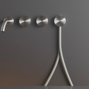 Generous circular handle of the Giotto Plus single-lever mixer