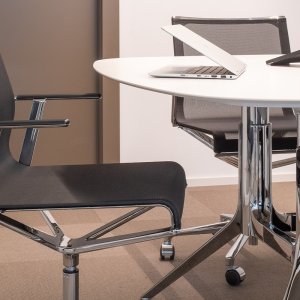 Five-star base with castors of the Stick Chair